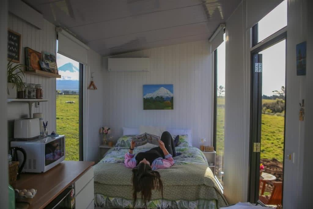 Taranaki Creekside Kea By Tiny Away Villa Stratford Exterior photo